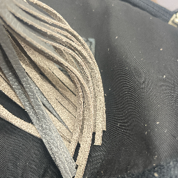 革からでた粉の様子