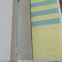 開いた財布